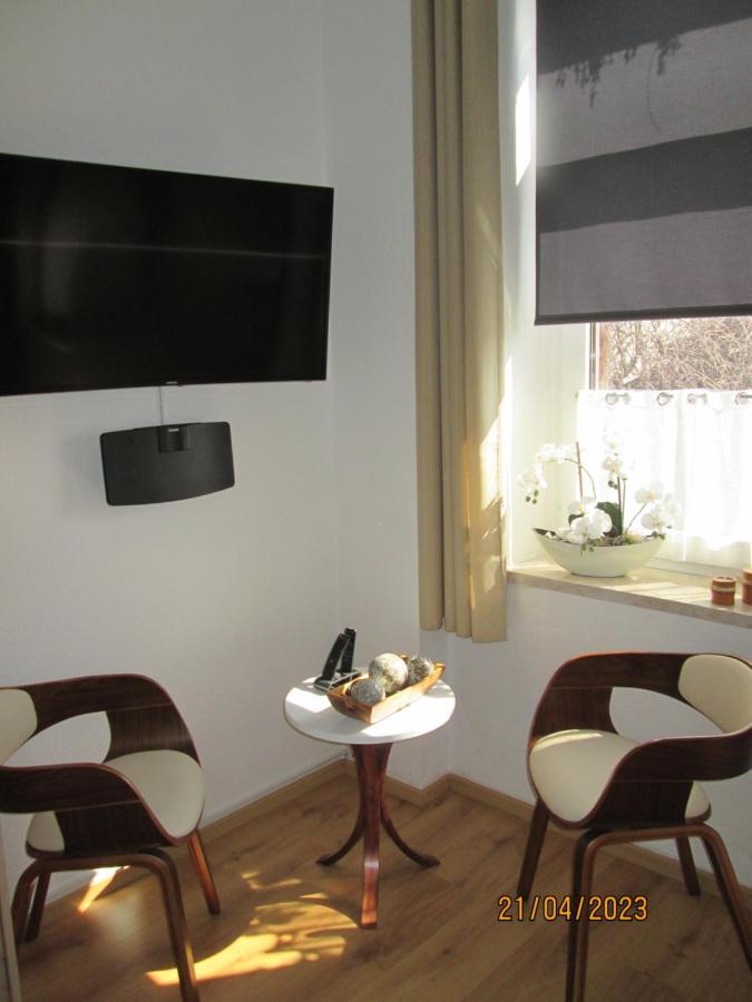 Zentrale-Ruhige Ferienwohnung Reichenbach im Vogtland Esterno foto